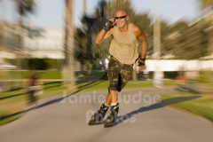 MATURE-SKATER-SPEED-SPRINT