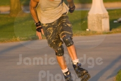 MATURE-SKATER-TRIPS-OUT