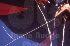 © Jamie Budge, all rights reserved.
DAVID NUNN TAKES A BUNGEE JUMP FROM A HOT AIR BALLOON ABOUT 100 FEET IN THE AIR.
No Rights Implied by possession of this image.     Contact:
Jamie Budge (310) 453-4808  jamiebudge@windskate.com