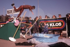 © Jamie Budge, all rights reserved.
DIVE IN KIDDIE POOL from SUPERBOWL STUNTS
NO RIGHTS Implied by Possession of this CD.   Contact:
jamiebudge@windskate.com   (310) 453-4808